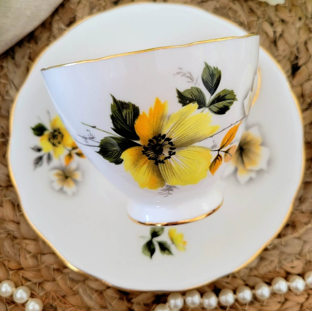 Royal Vale yellow floral tea cup and saucer, 8221,  made in Englad, Ridg…